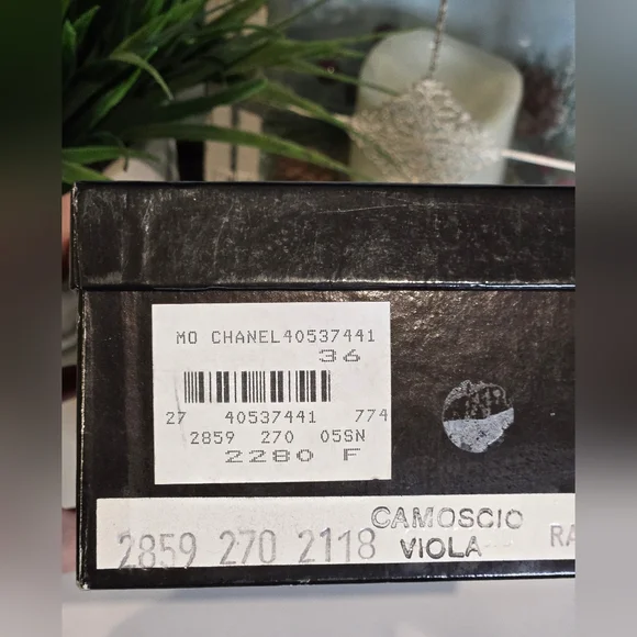 Chanel Vintage Women's Purple Suede and Black Heels - Picture 15 of 16